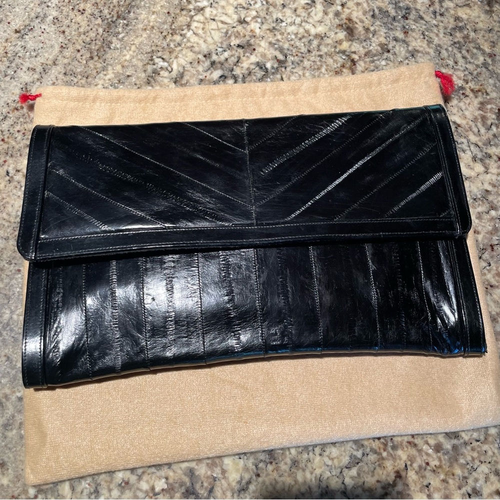 Vintage herringbone eel skin black classic clutch